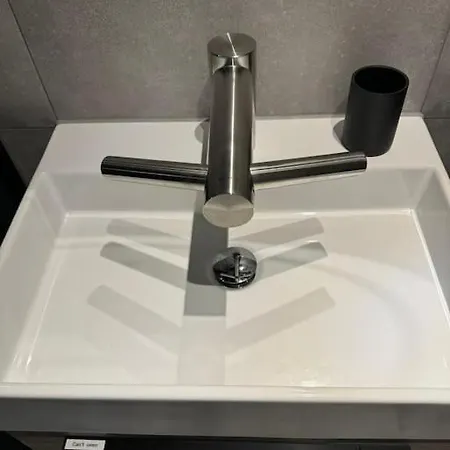 Luxe Woning Bubbles! Met Airco En Parkeren Op Eigen Grond Castricum